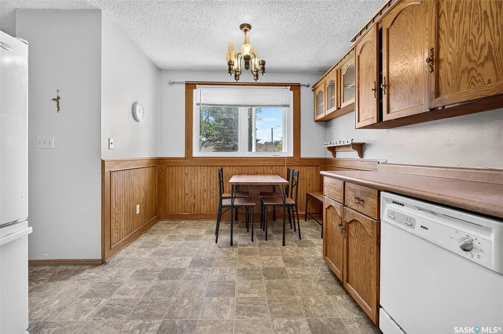 980 Brown Street Moose Jaw SK S6H 2Z2