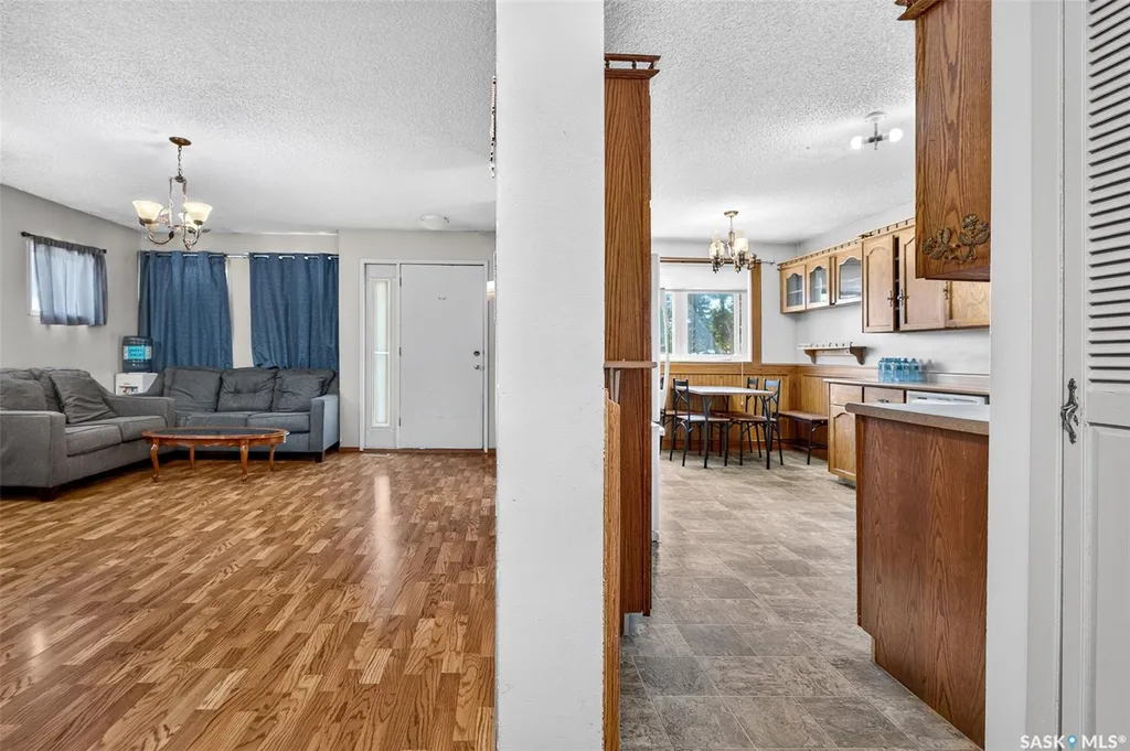 980 Brown Street Moose Jaw SK S6H 2Z2