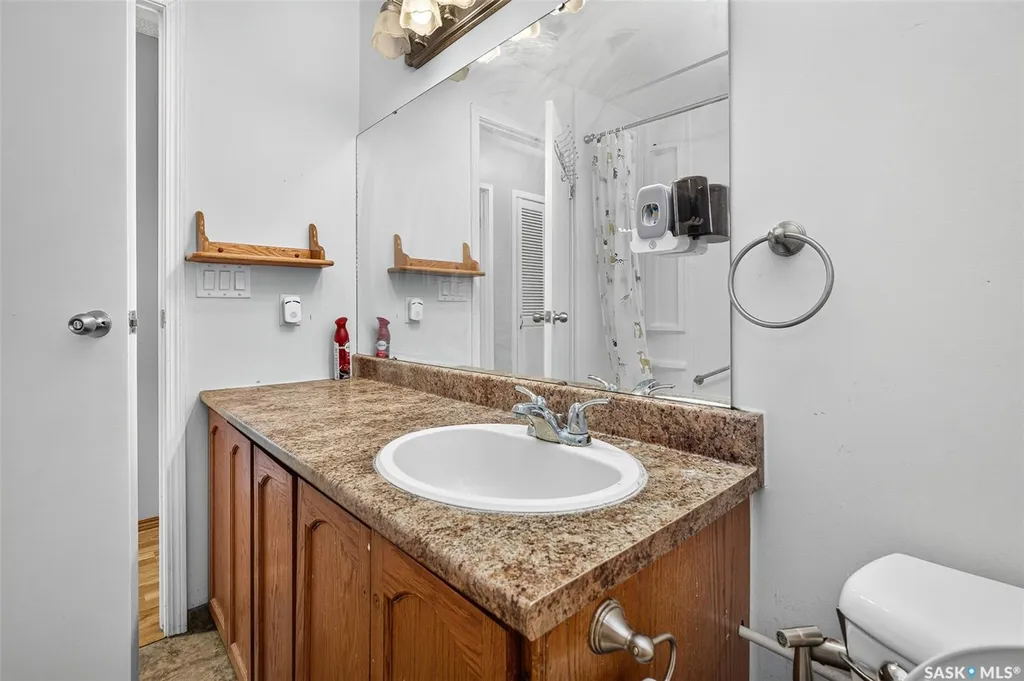 980 Brown Street Moose Jaw SK S6H 2Z2