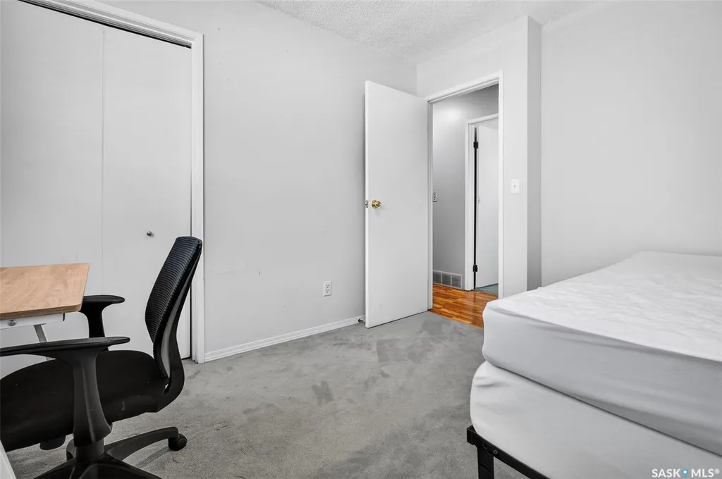 980 Brown Street Moose Jaw SK S6H 2Z2