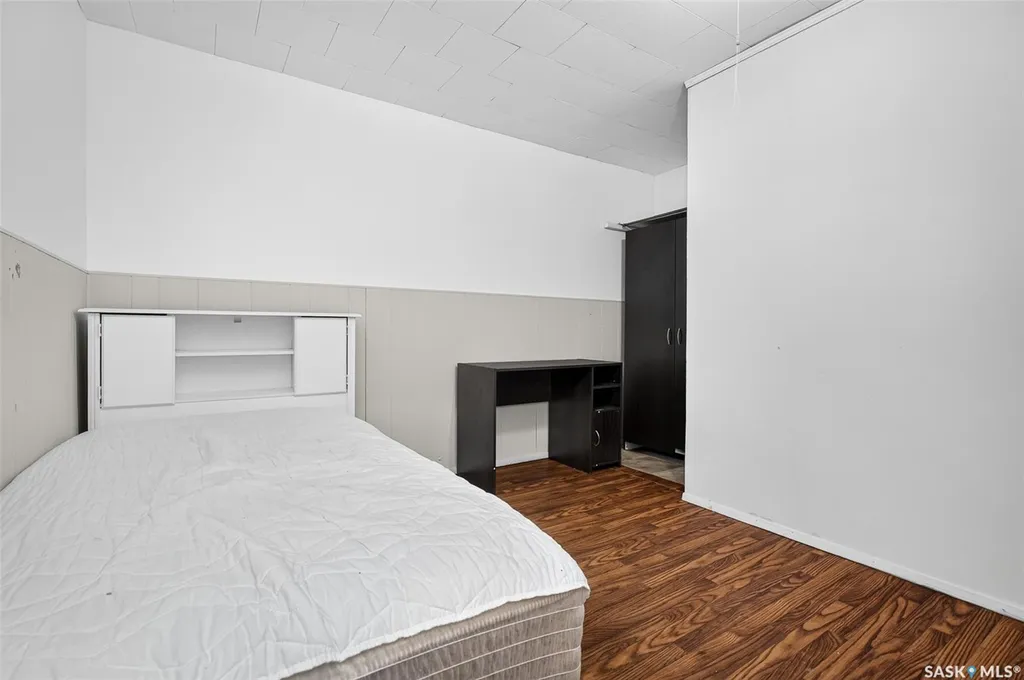 980 Brown Street Moose Jaw SK S6H 2Z2