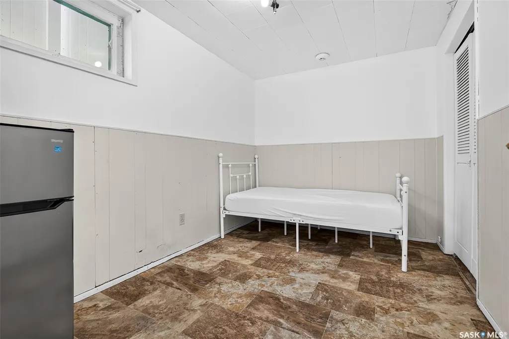 980 Brown Street Moose Jaw SK S6H 2Z2