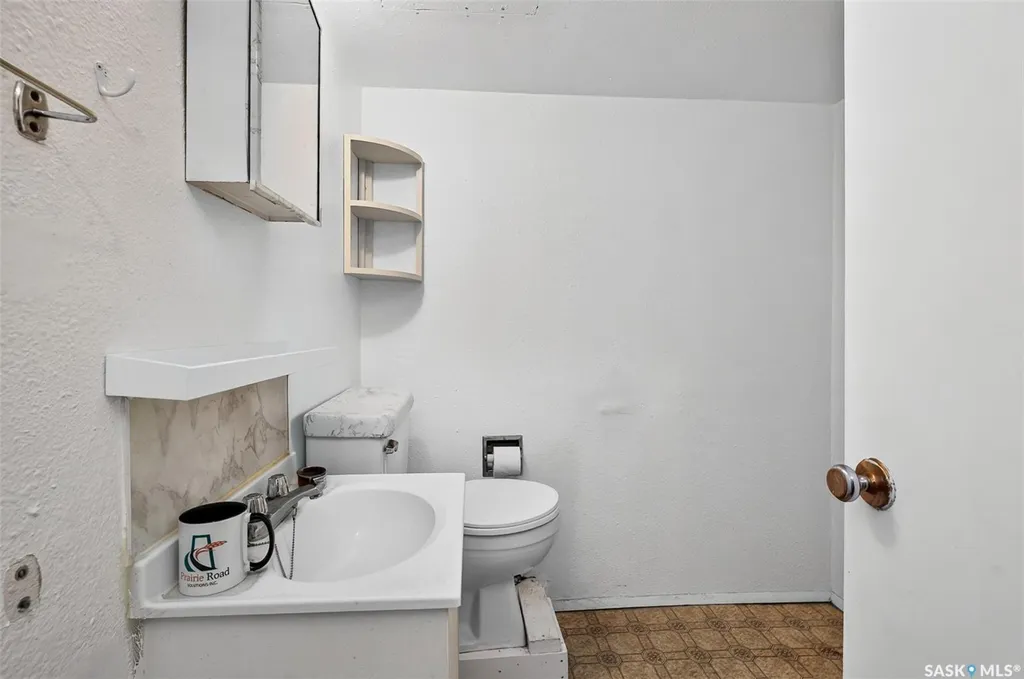 980 Brown Street Moose Jaw SK S6H 2Z2