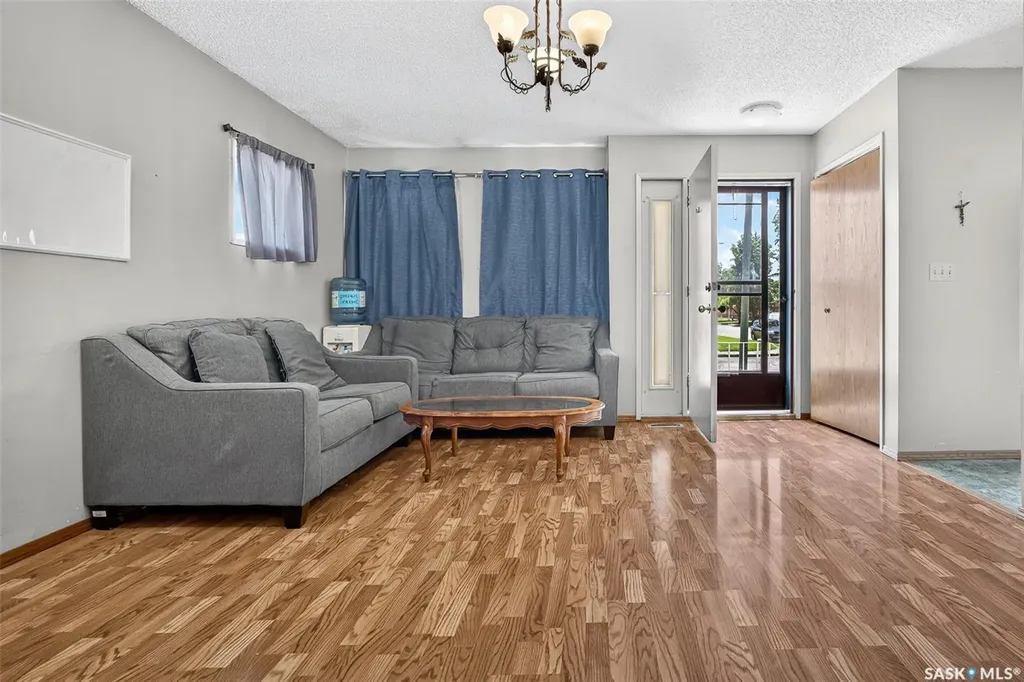 980 Brown Street Moose Jaw SK S6H 2Z2