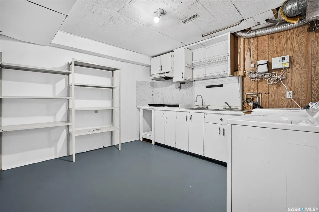 980 Brown Street Moose Jaw SK S6H 2Z2