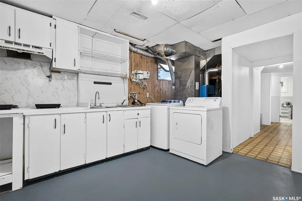 980 Brown Street Moose Jaw SK S6H 2Z2