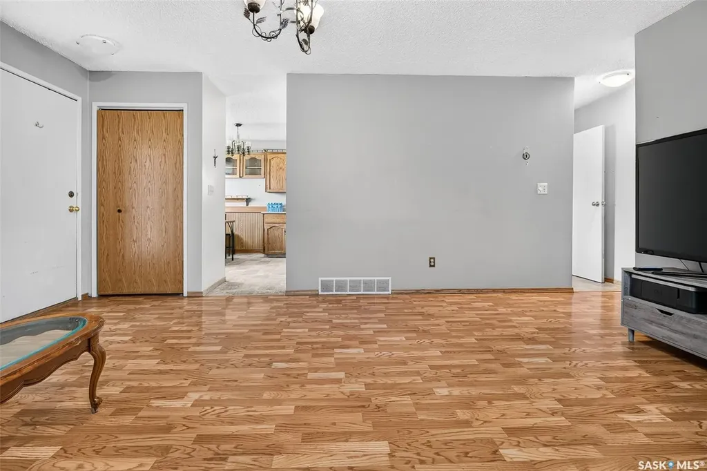 980 Brown Street Moose Jaw SK S6H 2Z2