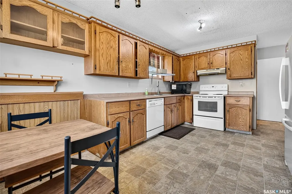 980 Brown Street Moose Jaw SK S6H 2Z2