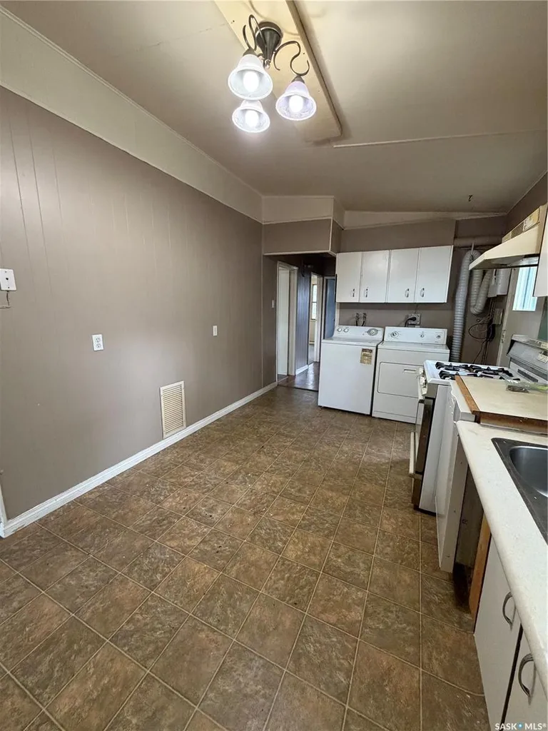 1524 Rayner Avenue Saskatoon SK S7N 1Y1