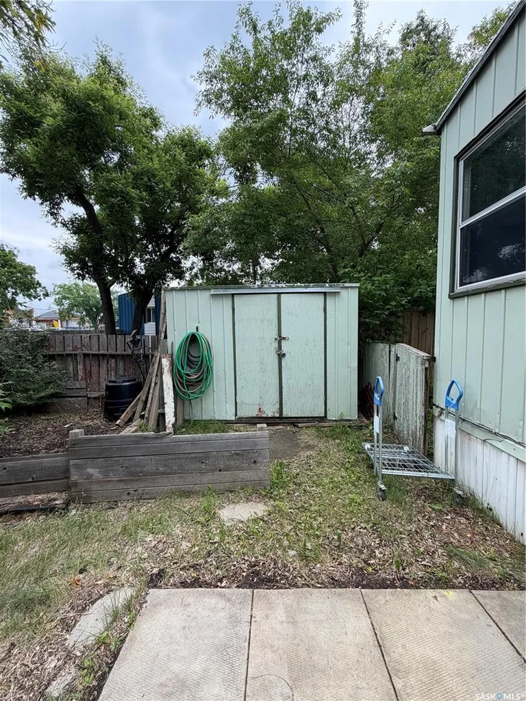 1524 Rayner Avenue Saskatoon SK S7N 1Y1