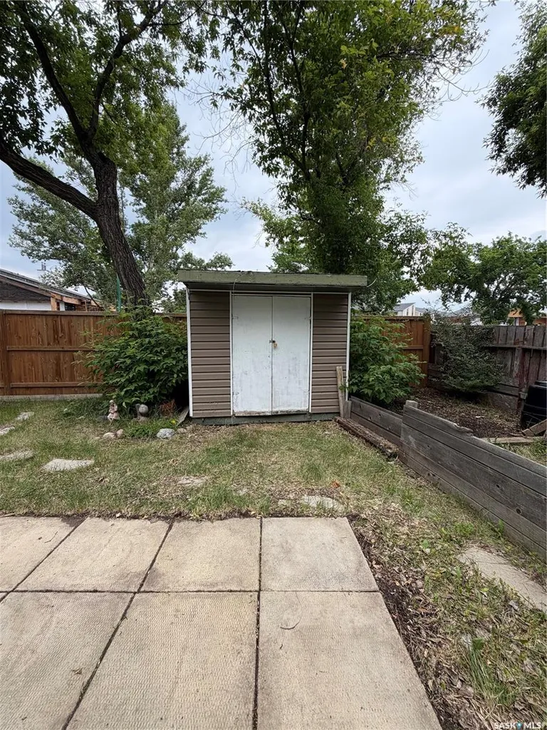 1524 Rayner Avenue Saskatoon SK S7N 1Y1