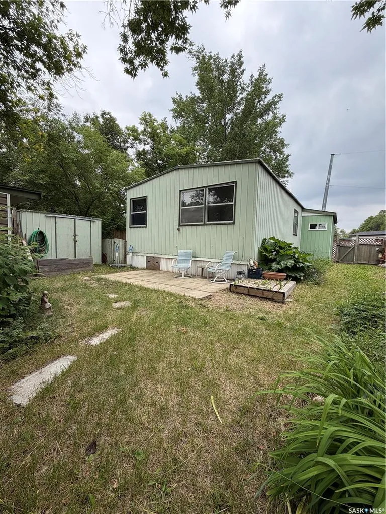 1524 Rayner Avenue Saskatoon SK S7N 1Y1