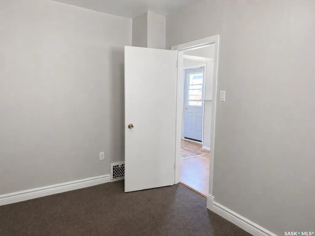 119 Home Street W Moose Jaw SK S6H 4X3