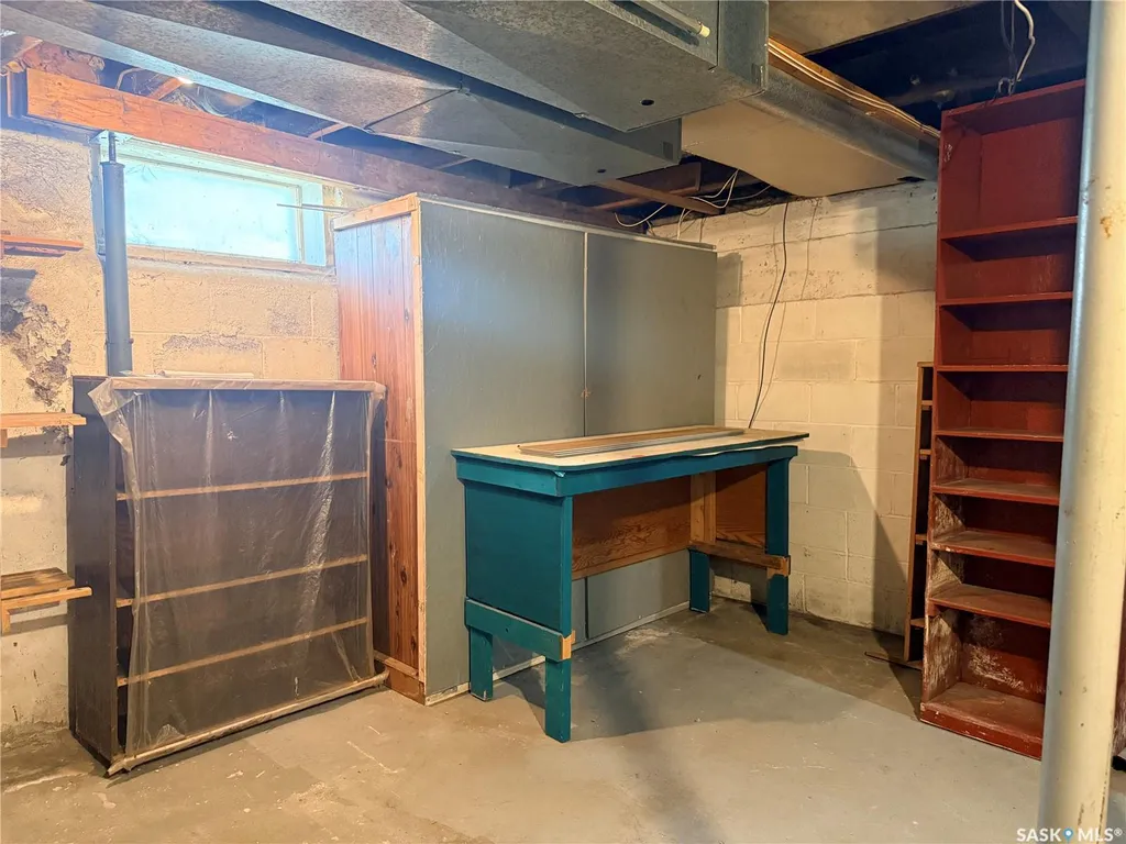 119 Home Street W Moose Jaw SK S6H 4X3