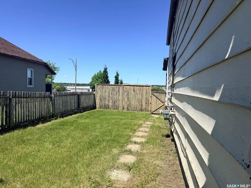 119 Home Street W Moose Jaw SK S6H 4X3