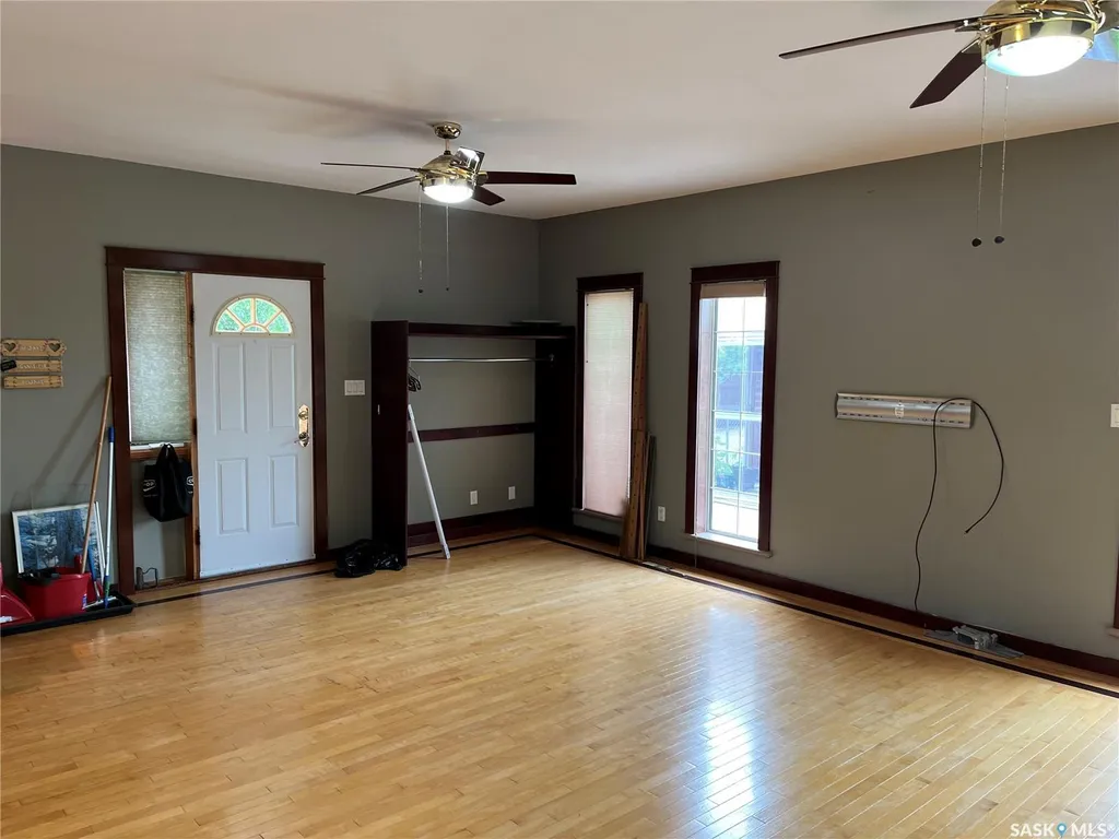 244 1st Avenue E Gravelbourg SK S0H 1X0