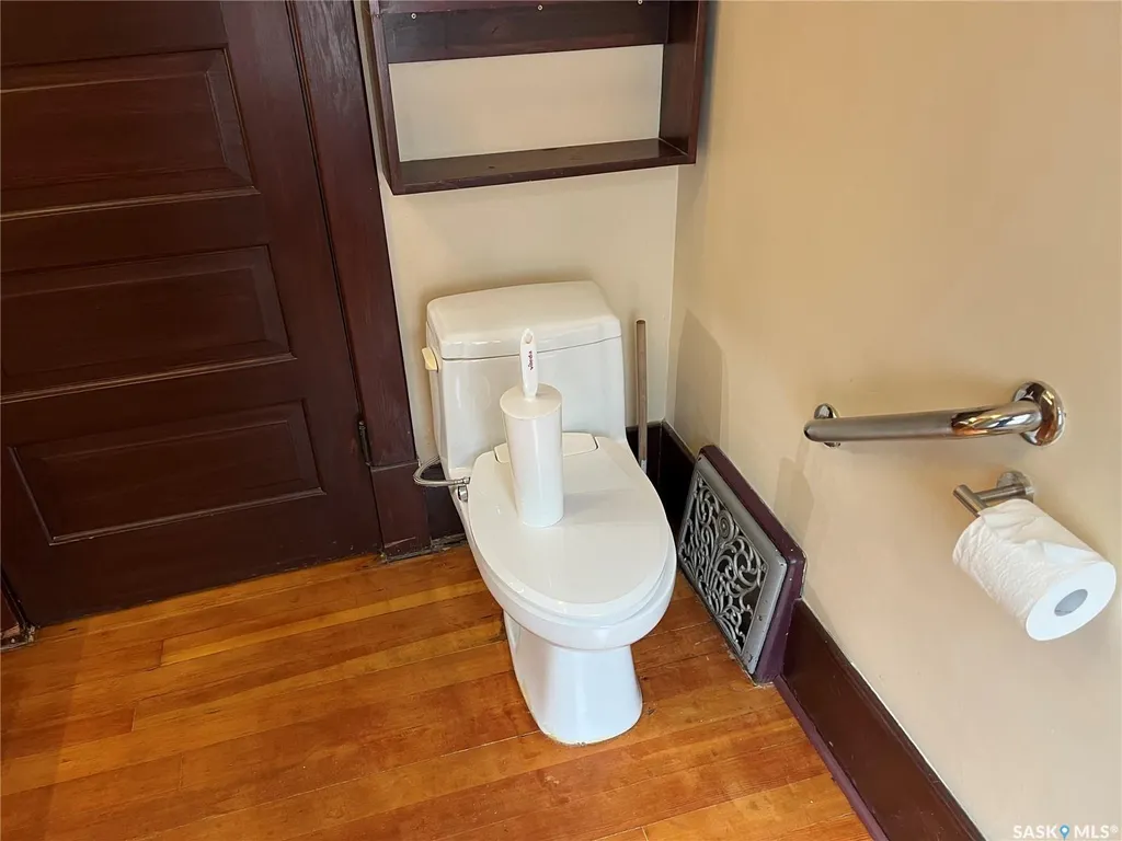 244 1st Avenue E Gravelbourg SK S0H 1X0