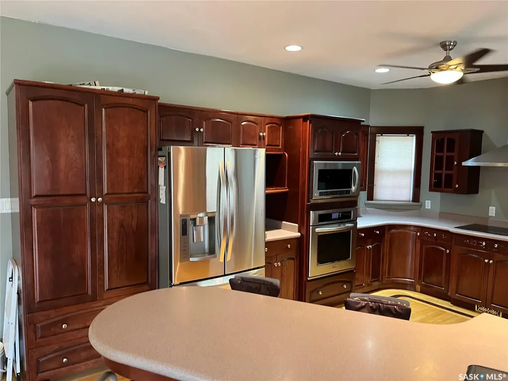 244 1st Avenue E Gravelbourg SK S0H 1X0