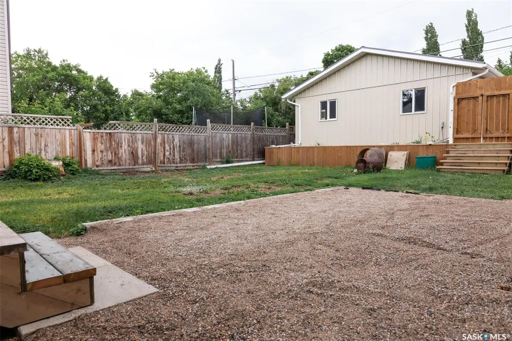 59 Lillooet Street E Moose Jaw SK S6H 4S3