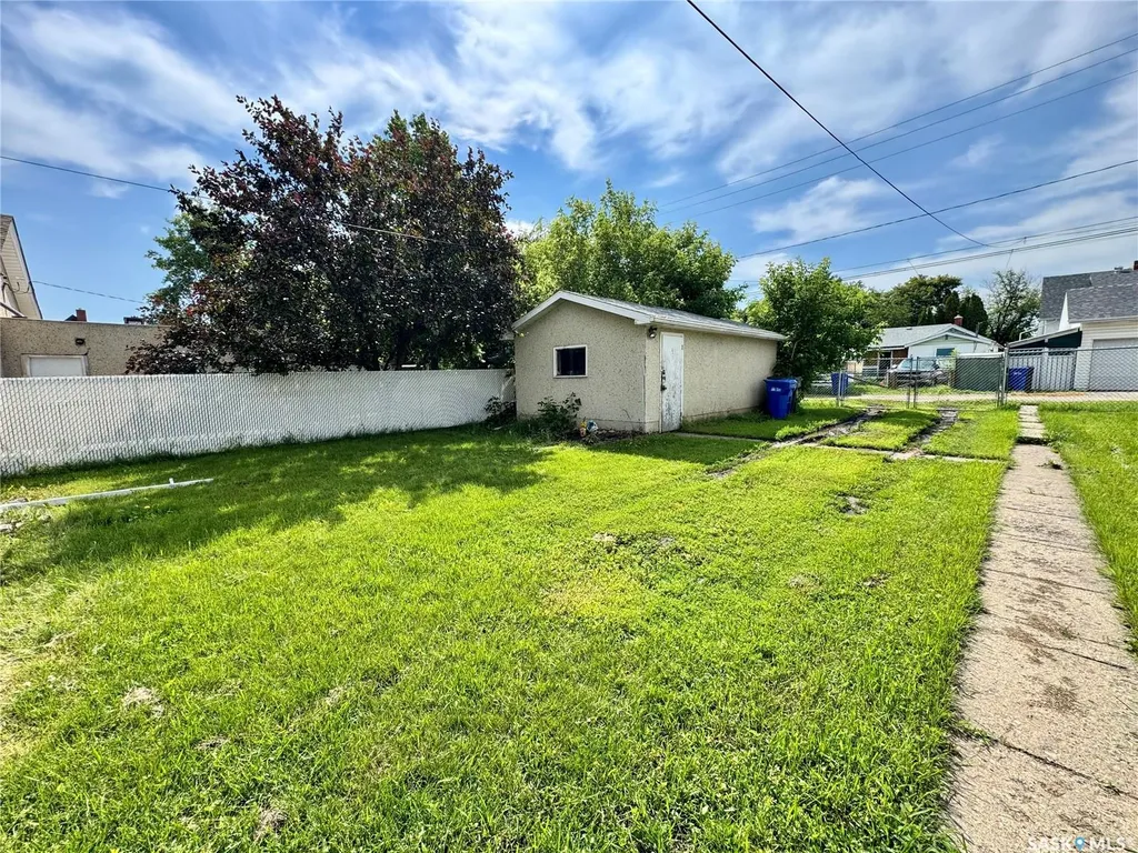 537 9th Street E Prince Albert SK S6V 0Y4