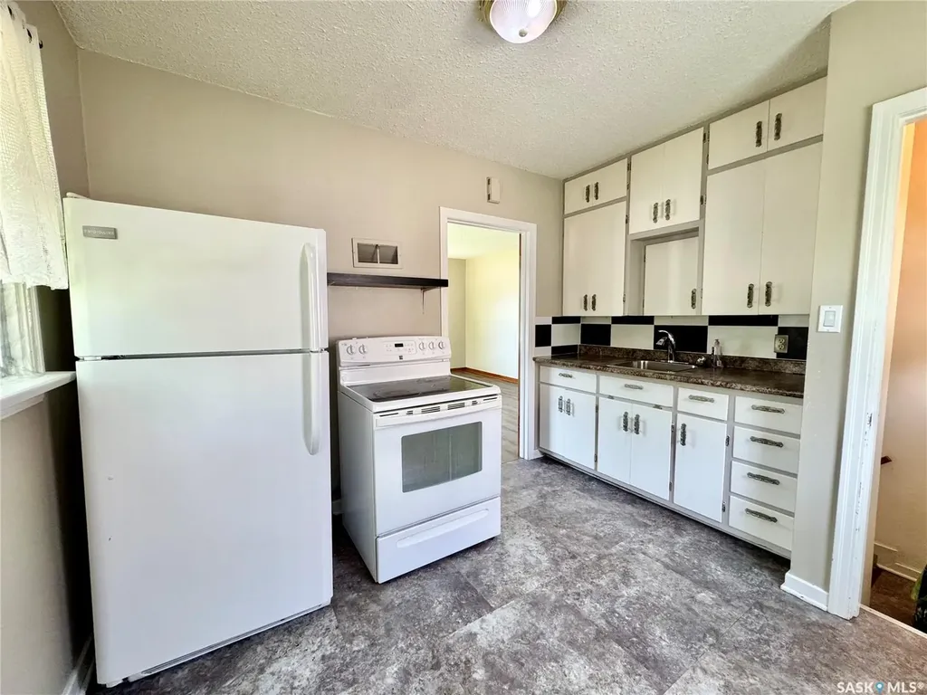 537 9th Street E Prince Albert SK S6V 0Y4