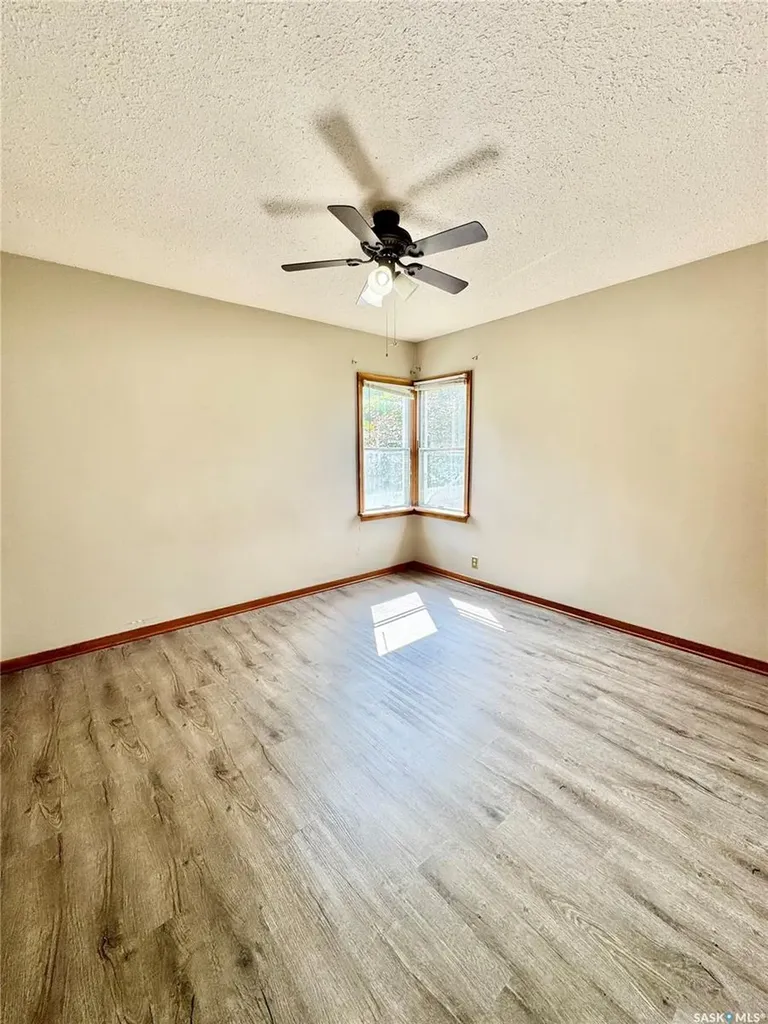 537 9th Street E Prince Albert SK S6V 0Y4