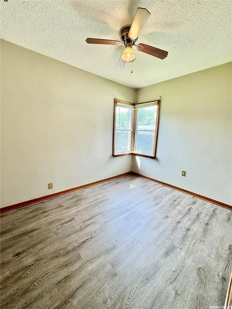 537 9th Street E Prince Albert SK S6V 0Y4