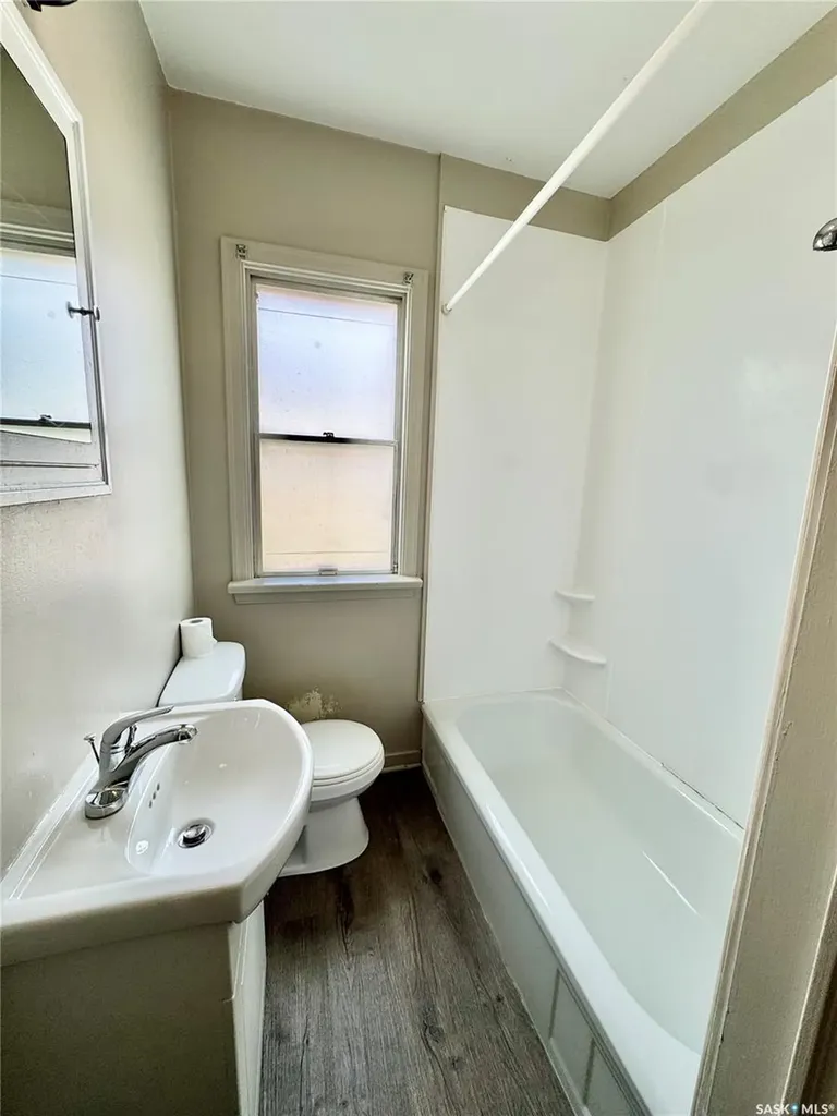 537 9th Street E Prince Albert SK S6V 0Y4