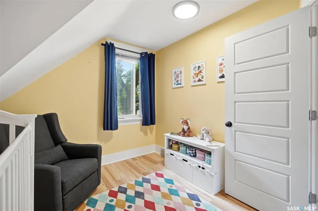 805 H Avenue S Saskatoon SK S7M 1X3