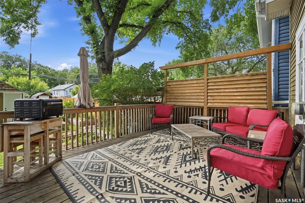 805 H Avenue S Saskatoon SK S7M 1X3