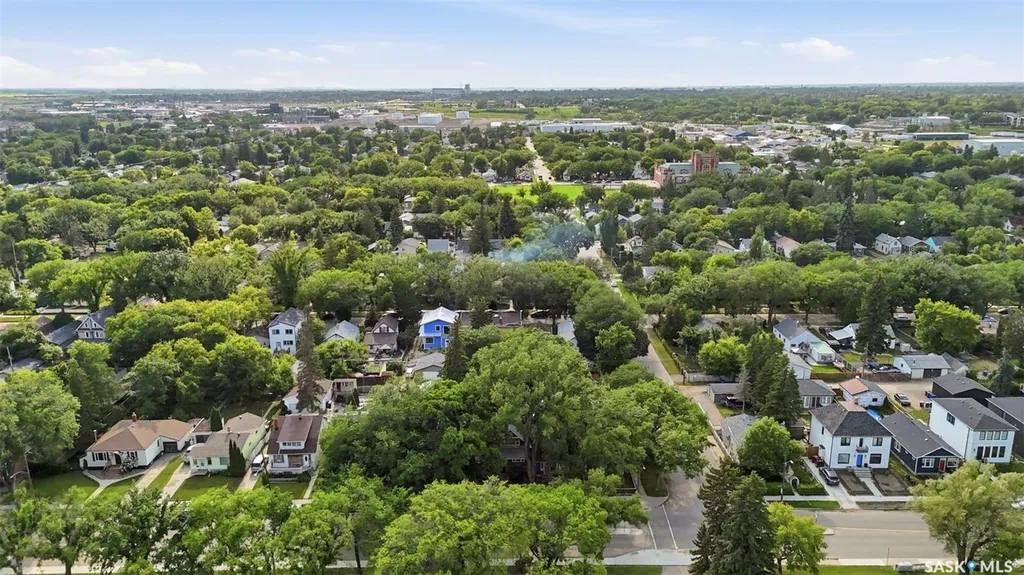 805 H Avenue S Saskatoon SK S7M 1X3