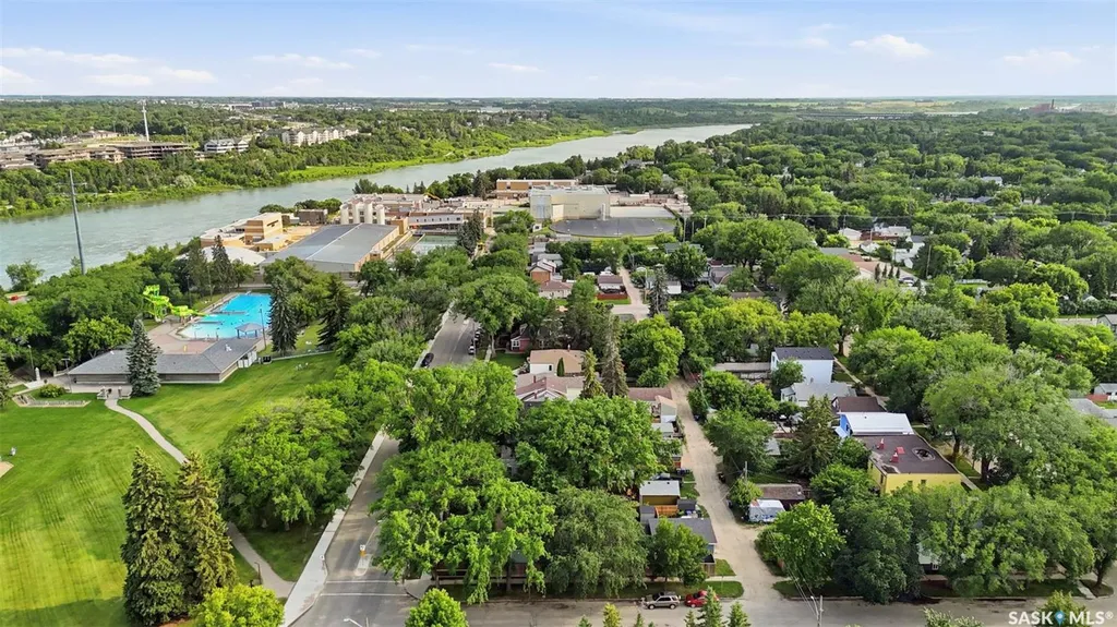 805 H Avenue S Saskatoon SK S7M 1X3