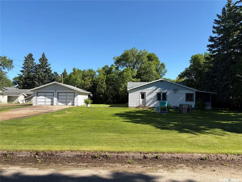 305 1st Street NW Wadena SK S0A 4J0
