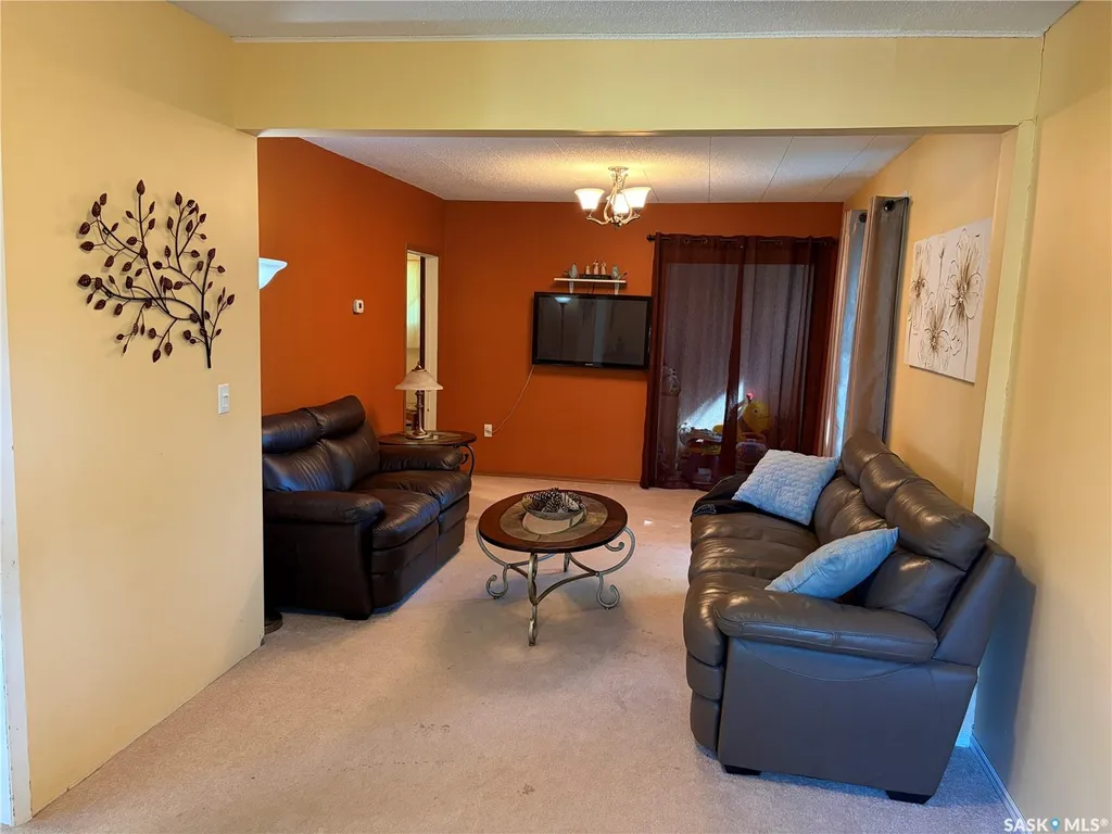 305 1st Street NW Wadena SK S0A 4J0