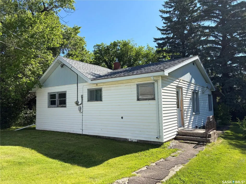 305 1st Street NW Wadena SK S0A 4J0