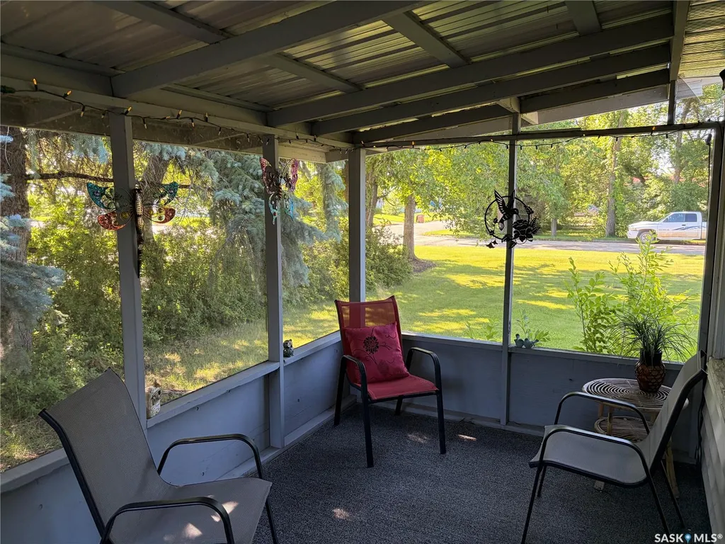 305 1st Street NW Wadena SK S0A 4J0