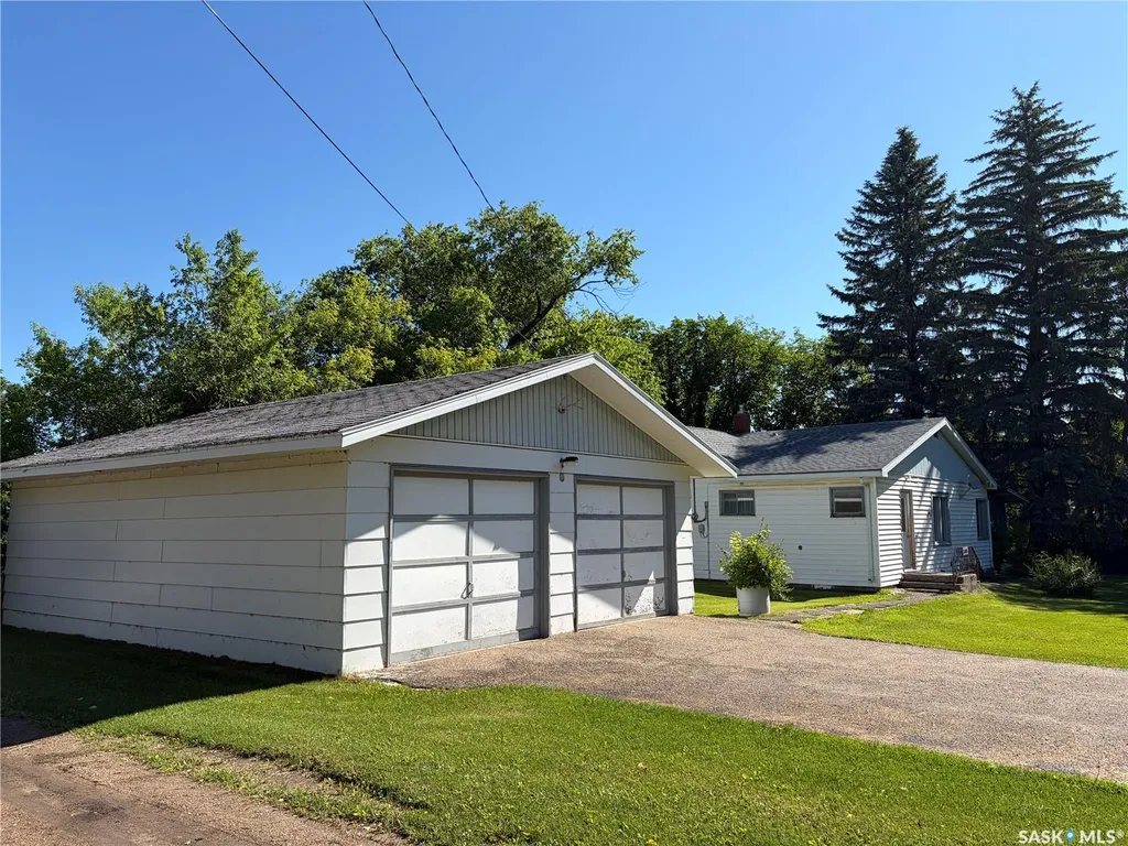305 1st Street NW Wadena SK S0A 4J0