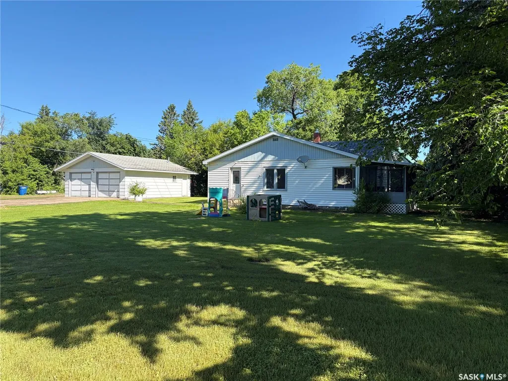 305 1st Street NW Wadena SK S0A 4J0