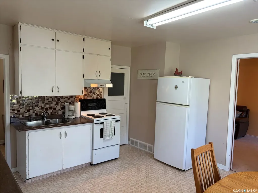 305 1st Street NW Wadena SK S0A 4J0