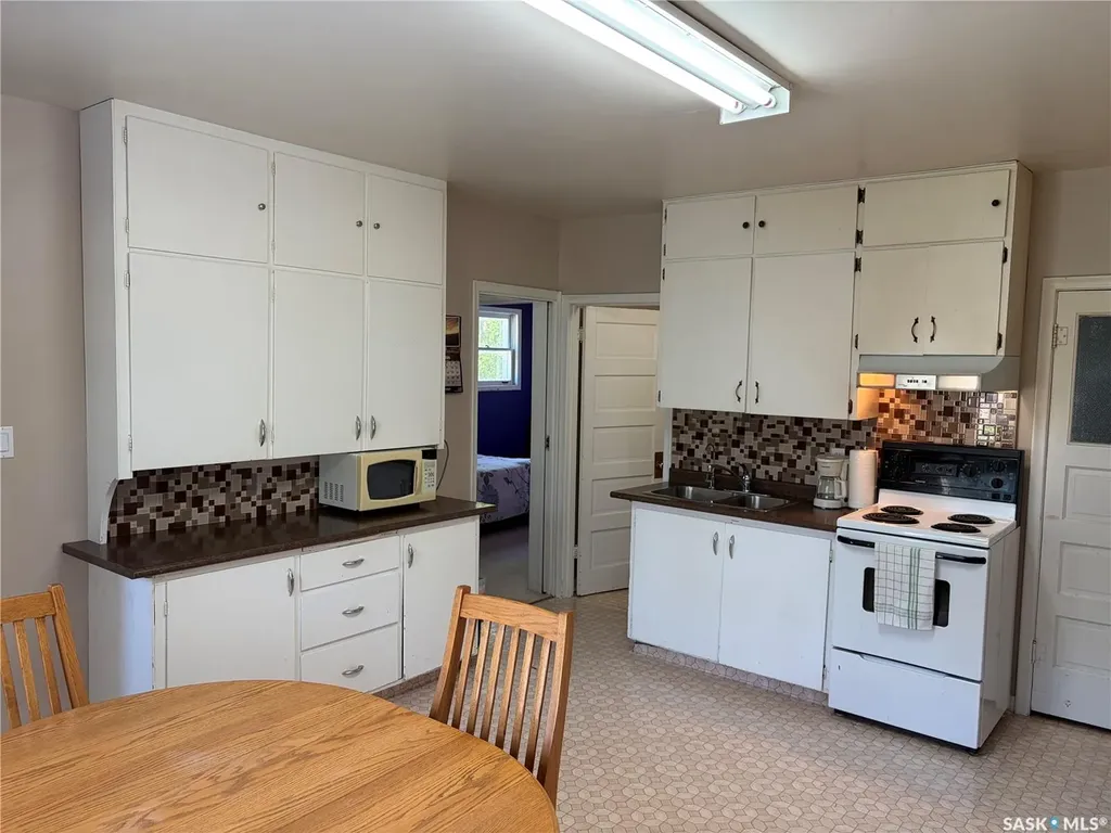 305 1st Street NW Wadena SK S0A 4J0