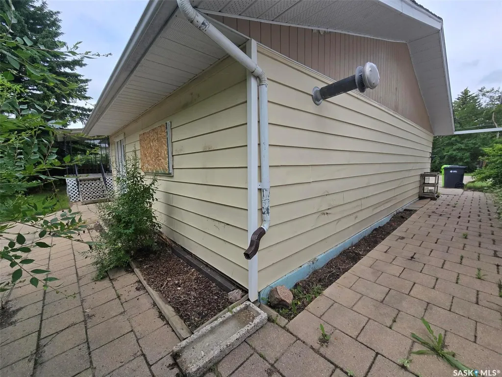 1118 Bell Street Indian Head SK S0G 2K0