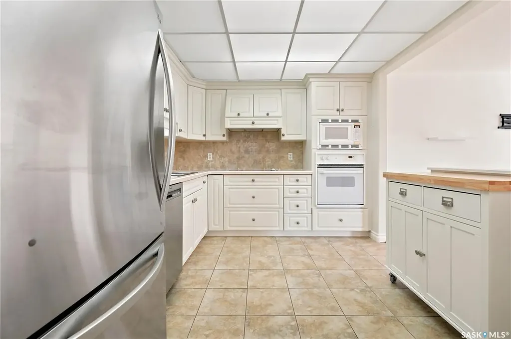 2333 Scarth Street Regina SK S4P 2J8