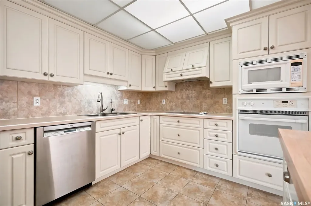 2333 Scarth Street Regina SK S4P 2J8