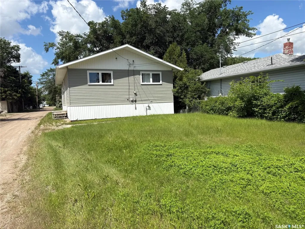 222 1st Street NE Wadena SK S0A 4J0