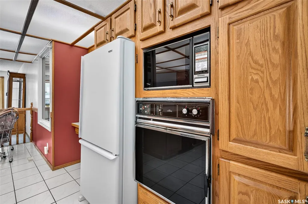 1154 Warner Street W Moose Jaw SK S6H 6L2