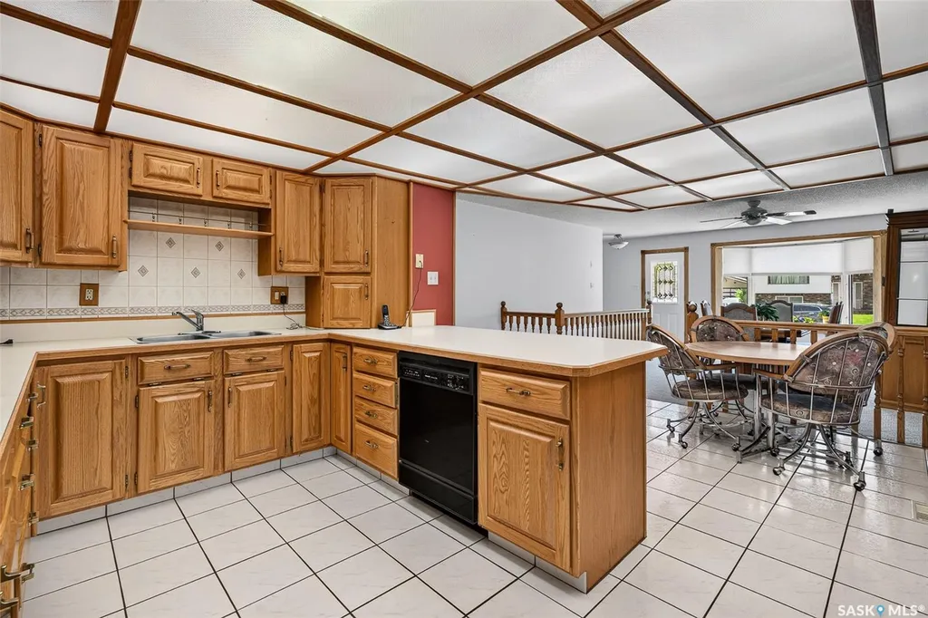 1154 Warner Street W Moose Jaw SK S6H 6L2