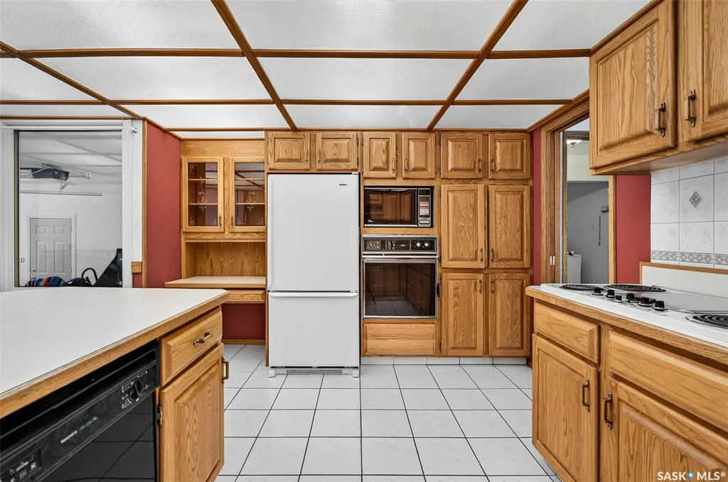 1154 Warner Street W Moose Jaw SK S6H 6L2
