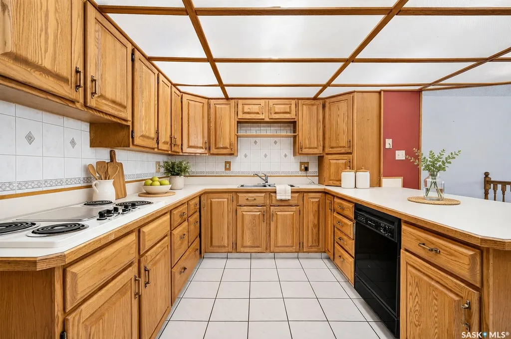 1154 Warner Street W Moose Jaw SK S6H 6L2
