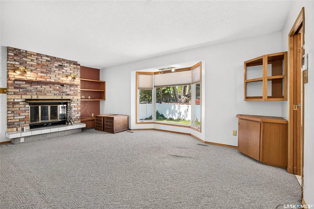 1154 Warner Street W Moose Jaw SK S6H 6L2