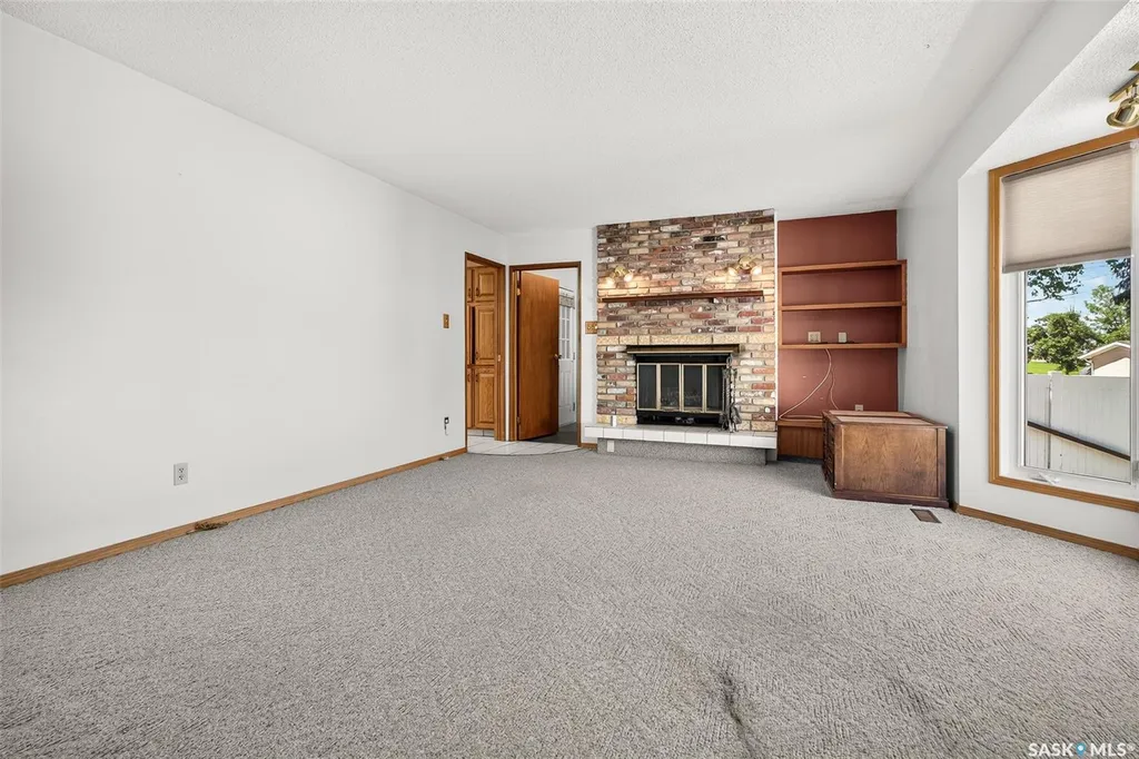 1154 Warner Street W Moose Jaw SK S6H 6L2